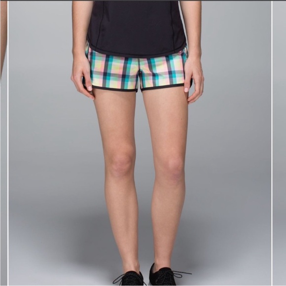 Lululemon Run: Speed Short 2.5”,*LR, 2-Way Stretch, Size 4 - Picture 3 of 10